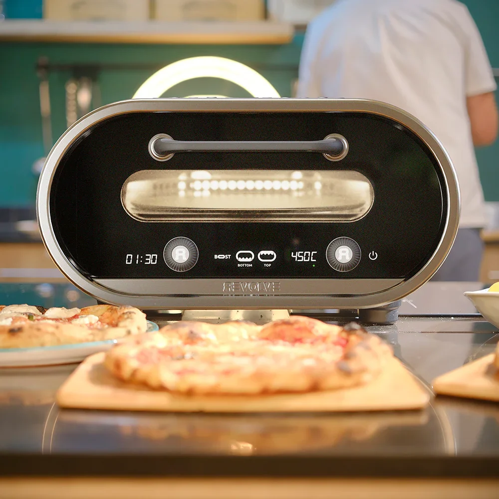 Revolve Elektro-Pizzaofen mit 33 cm großem automatischem Drehteller aus Cordierit - bis 450 °C für Indoor & Outdoor von Revolve