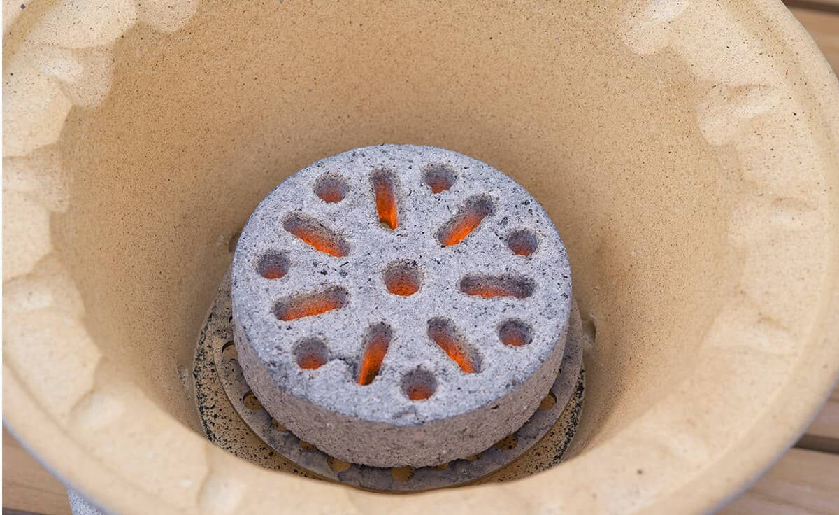 Bratfeuer Schnellbrikett | Karton mit 6 Stück | BF-KB von Cobb Bratfeuer Schnellbrikett | Karton mit 6 Stück | BF-KB von Cobb