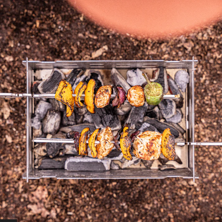 SKOTTI Grill MINI - dein ultrafunktionaler Outdoor-Grill von SKOTTI SKOTTI Grill MINI - dein ultrafunktionaler Outdoor-Grill von SKOTTI
