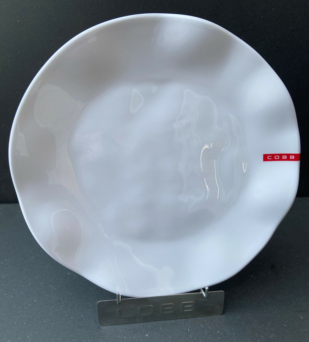 2x Cobb Teller Ø27cm weiss aus Melanin mit Cobb Logo von Cobb 2x Cobb Teller Ø27cm weiss aus Melanin mit Cobb Logo von Cobb