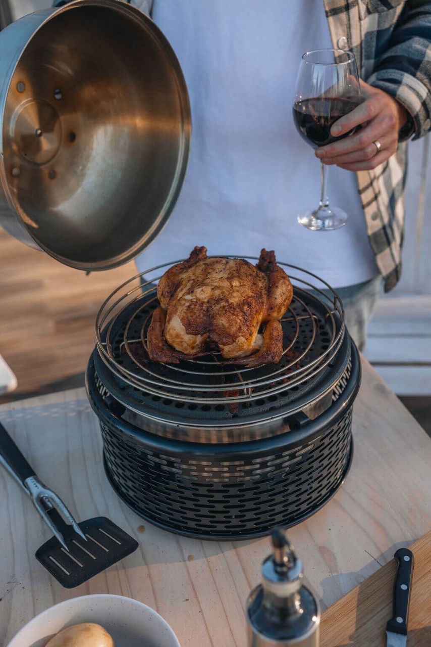 COBB RADIO 21 Special Edition - Das exklusive Cobb Grill-Duo Gas & Holzkohle mit 12-teiligem Premium-Zubehör von Cobb