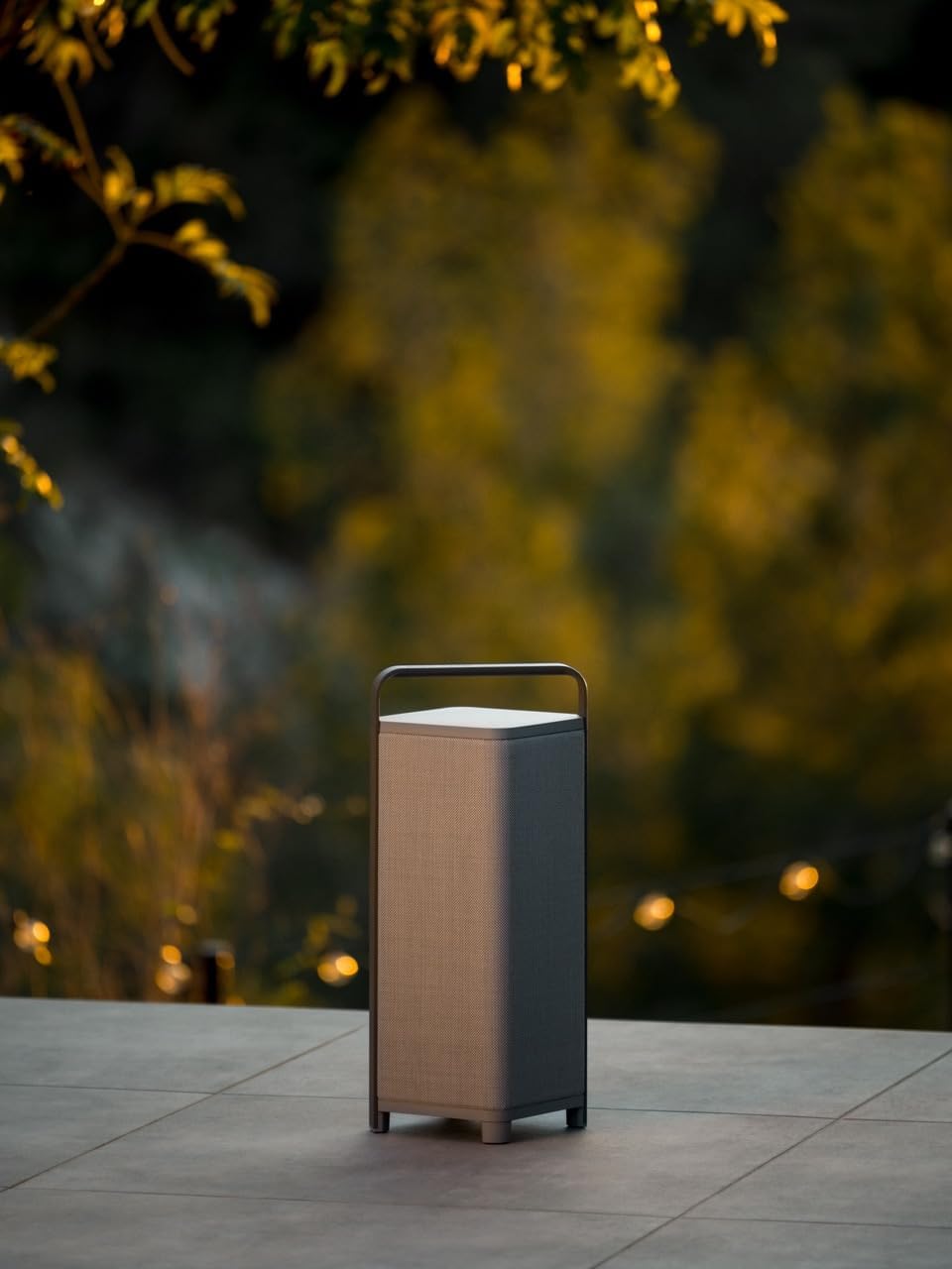 sonoro Escape P6 Air Outdoor Bluetooth Lautsprecher - IPX4 wetterfest - 60 Watt - 16h Akkulaufzeit - Farbe Tan von Sonoro