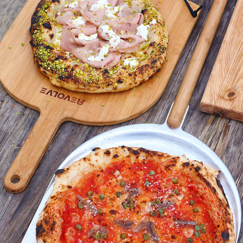 Revolve Pizzaschaufel aus Edelstahl von Revolve