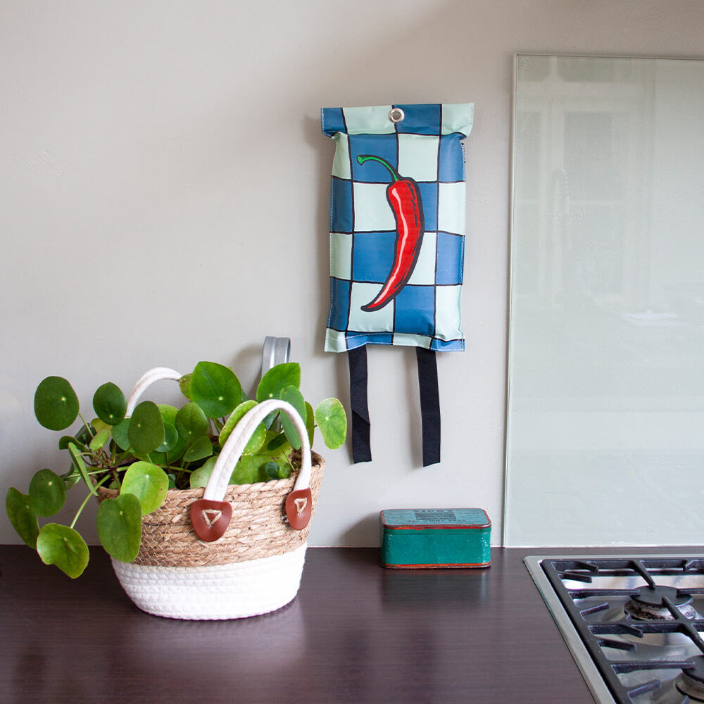 Löschdecke Pfeffer | Brandschutzdecke 1.20m x 1.80m für Haus | Camping | Boot | Grill | Personen von Naaais Löschdecke Pfeffer | Brandschutzdecke 1.20m x 1.80m für Haus | Camping | Boot | Grill | Personen von Naaais