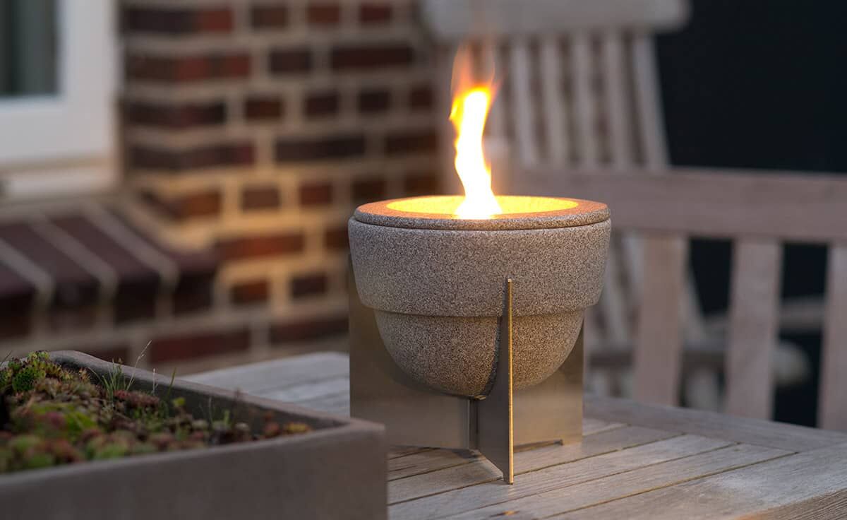 DENK Keramik Schmelzfeuer Outdoor L Granicium mit Fuß aus Edelstahl | SLG von DENK Keramik DENK Keramik Schmelzfeuer Outdoor L Granicium mit Fuß aus Edelstahl | SLG von DENK Keramik